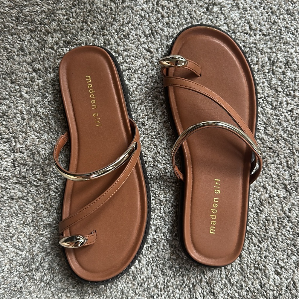 Madden Girl Caribbean Paris Strappy Sandals with Gold Toe Ring - Picture 5 of 6